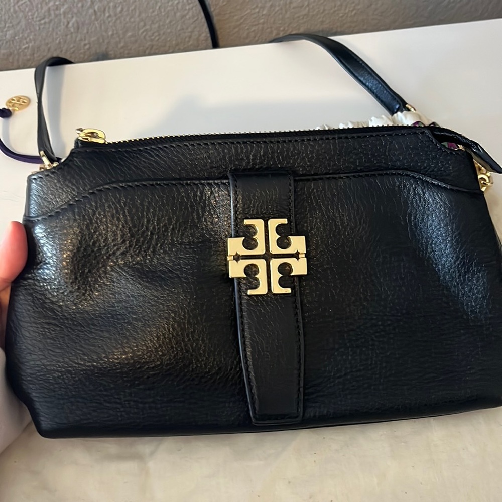 Tory Burch cross body with detachable strap